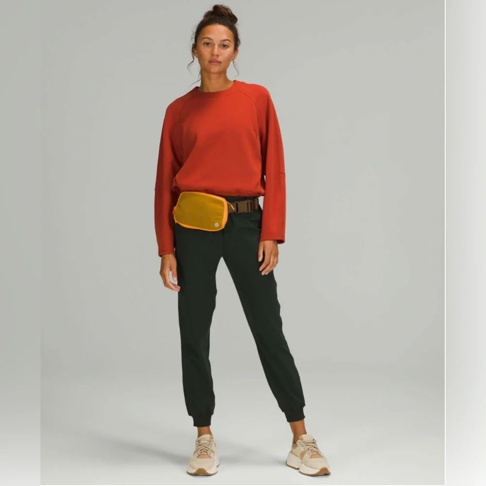 OG Lululemon Everywhere Belt Bag in Gold Spice / Clementine - Picture 4 of 13